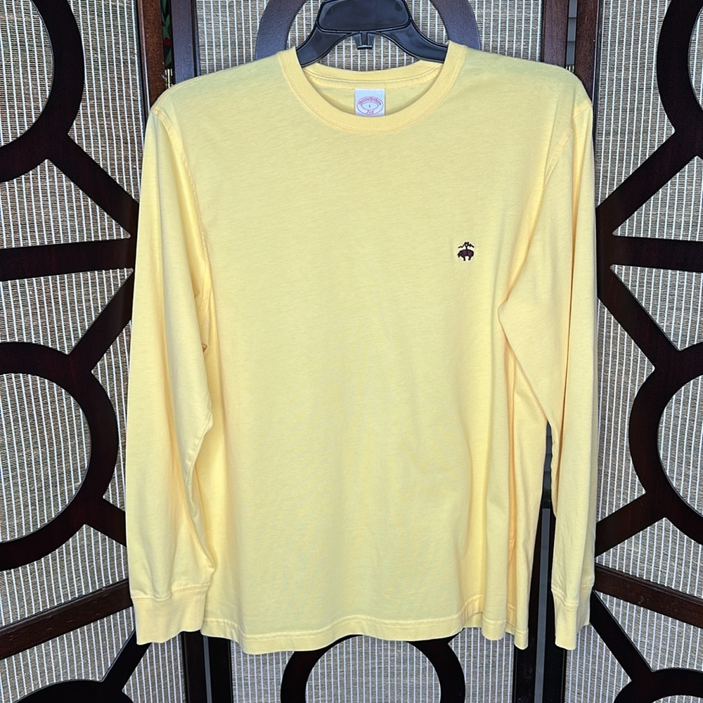 Men’s Brooks Brothers 346 100% Cotton Yellow long-sleeve shirt with a brown logo